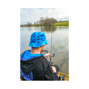 REVERSIBLE BUCKET HAT