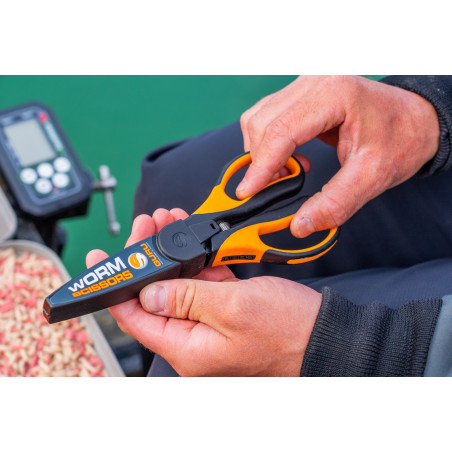WORM SCISSORS GURU