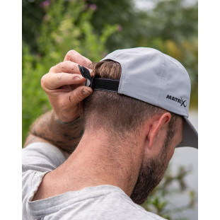 LARGE PRINT CAP LIGHT GREY